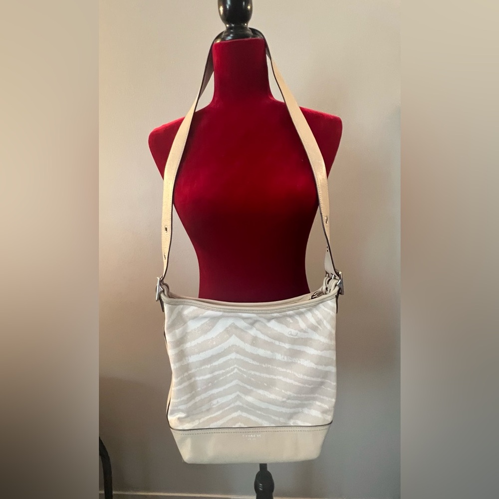 Coach crossbody bag. Great condition!